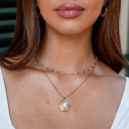 Camila Antique-Style Teardrop Pendant Necklace