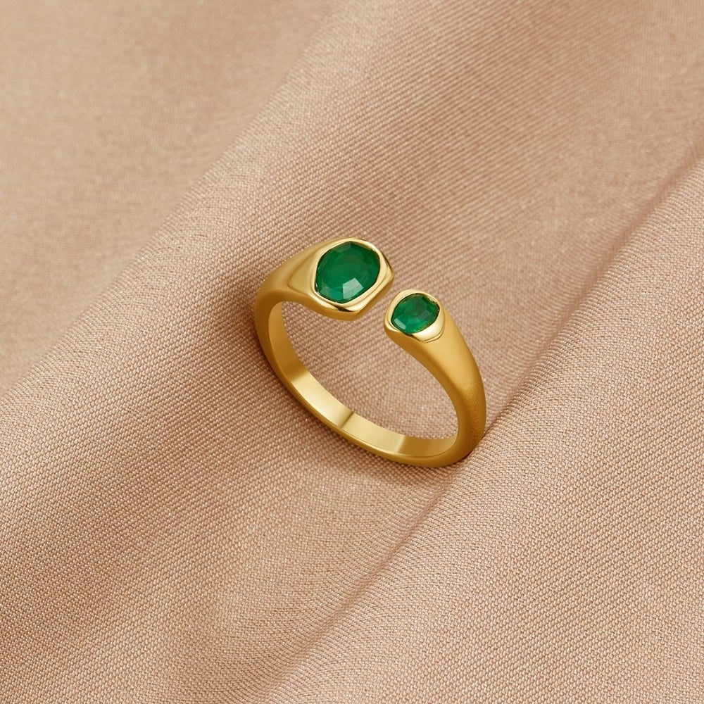 Deep Green Stone Antique Style Wrap Ring