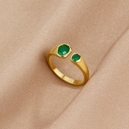 Deep Green Stone Antique Style Wrap Ring